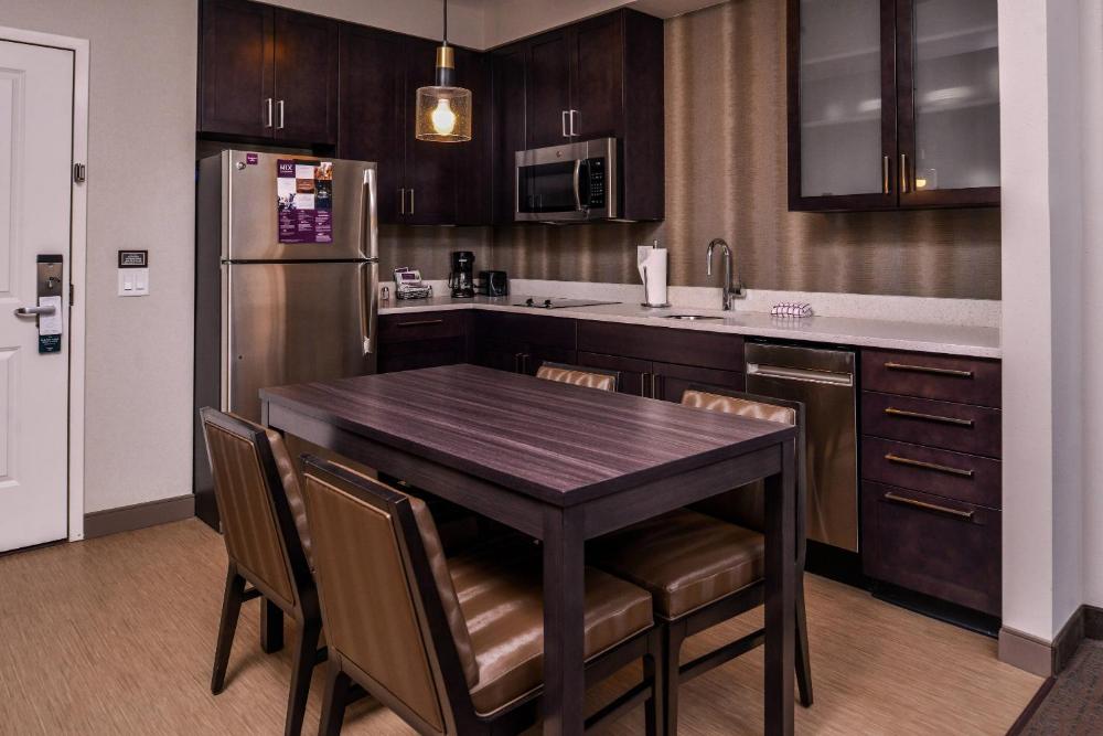 One-Bedroom Queen Suite interior